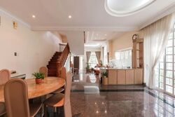 Brighton Crescent (D19), Terrace #549731831